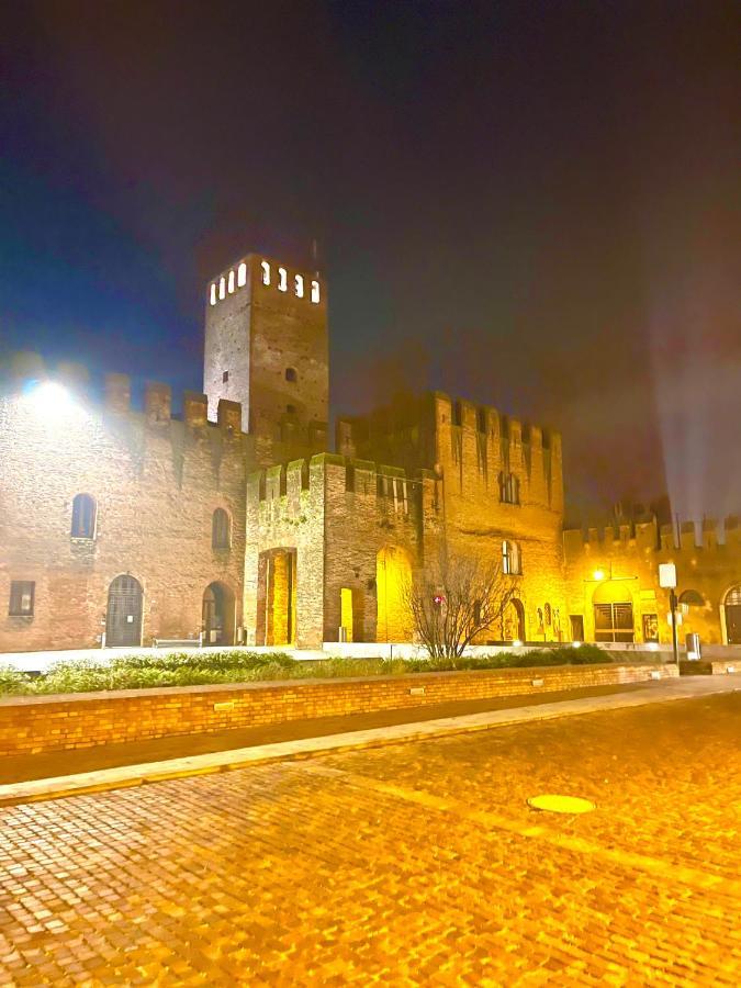 Apartamento Ca' Del Sole - Attico Panoramico In Centro Storico Montagnana  Exterior foto